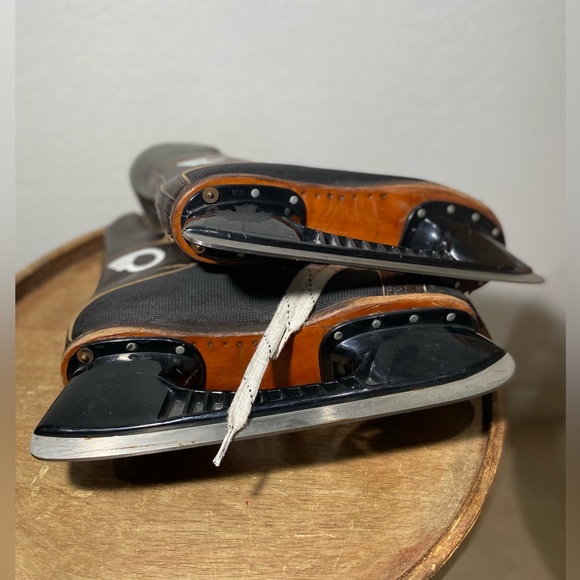 Vintage Ice Hockey Skis - Picture 8 of 9